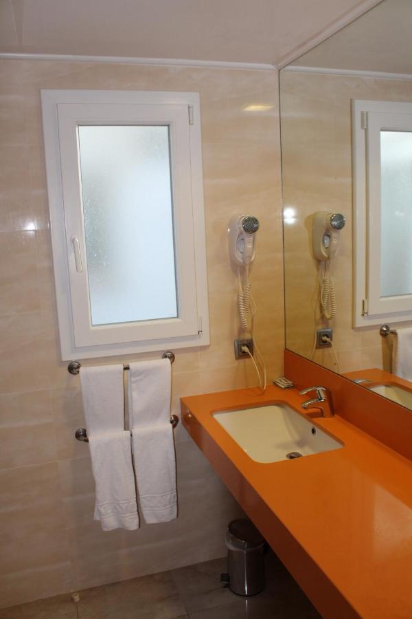 Apartaments Talayot Cala'N Blanes  Exterior foto